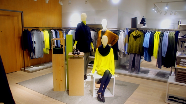 COS服裝專賣店-室內(nèi)效果圖