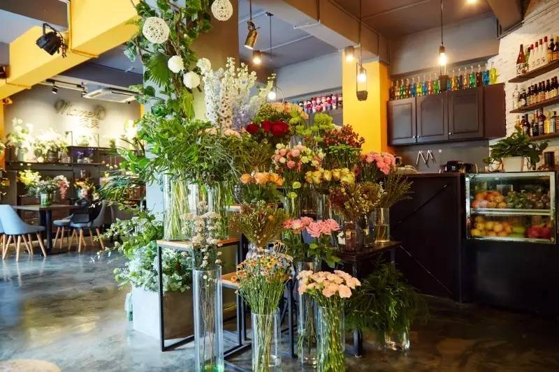 簡約時(shí)尚花藝店裝修設(shè)計(jì)效果圖