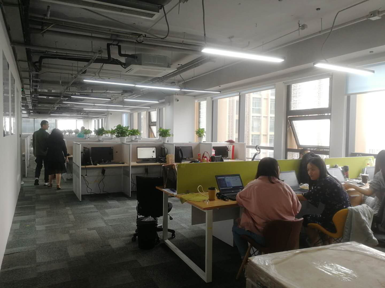 信鼎科技公司成都分公司辦公室裝修實景圖